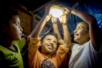 Energía Sin Fronteras y Effie luchan contra la pobreza energética